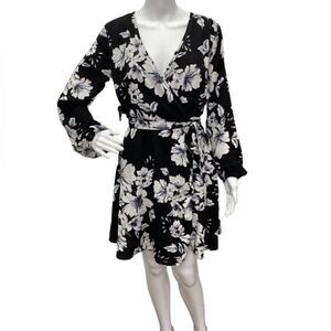 GIANNI BINI L Long sleeved Floral Lined Black/White True Wrap Dress